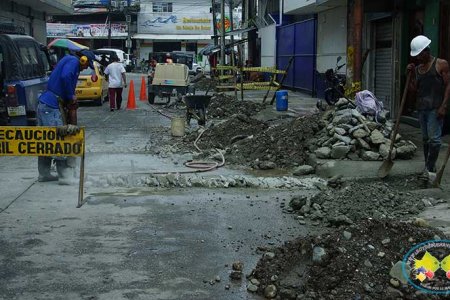 Contratista de reposición de redes de acueducto en el barrio Obrero ofrece excusas por incomodidad de trabajos