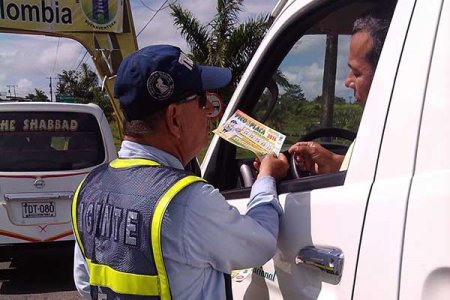 Secretaría de Tránsito capacita a conductores de servicio público en la ciudad