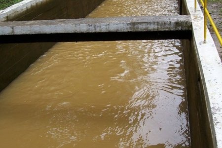 Crecientes, niveles de turbiedad y derrumbe en la cuenca del Río Escalerete, causa nueva suspensión del Servicio de Agua
