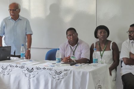 Prestigioso Físico Visita a Unipacífico