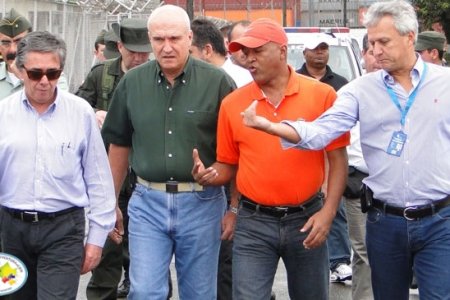 Ministro de Transporte German Cardona estuvo en la Sociedad Portuaria