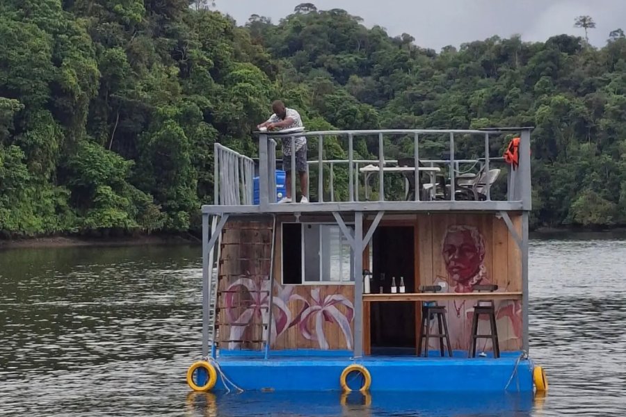 Primera cabaña flotante del Pacífico colombiano abre una nueva opción de turismo comunitario en La Plata, Bahía Málaga en Buenaventura