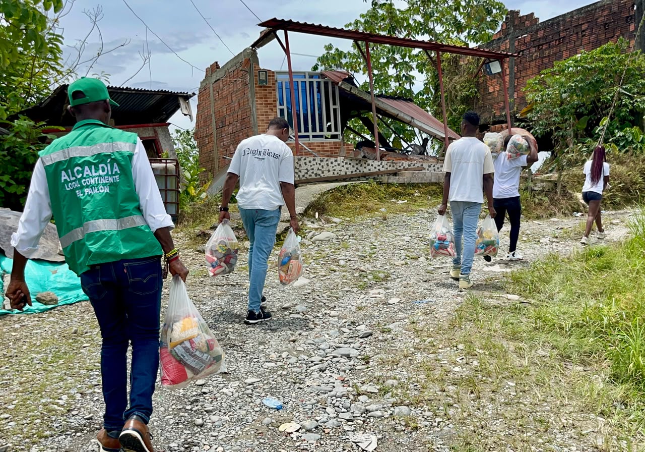 Alcaldía Distrital fortalece la atención a familias damnificadas y recorre barrios afectados por la emergencia en Buenaventura