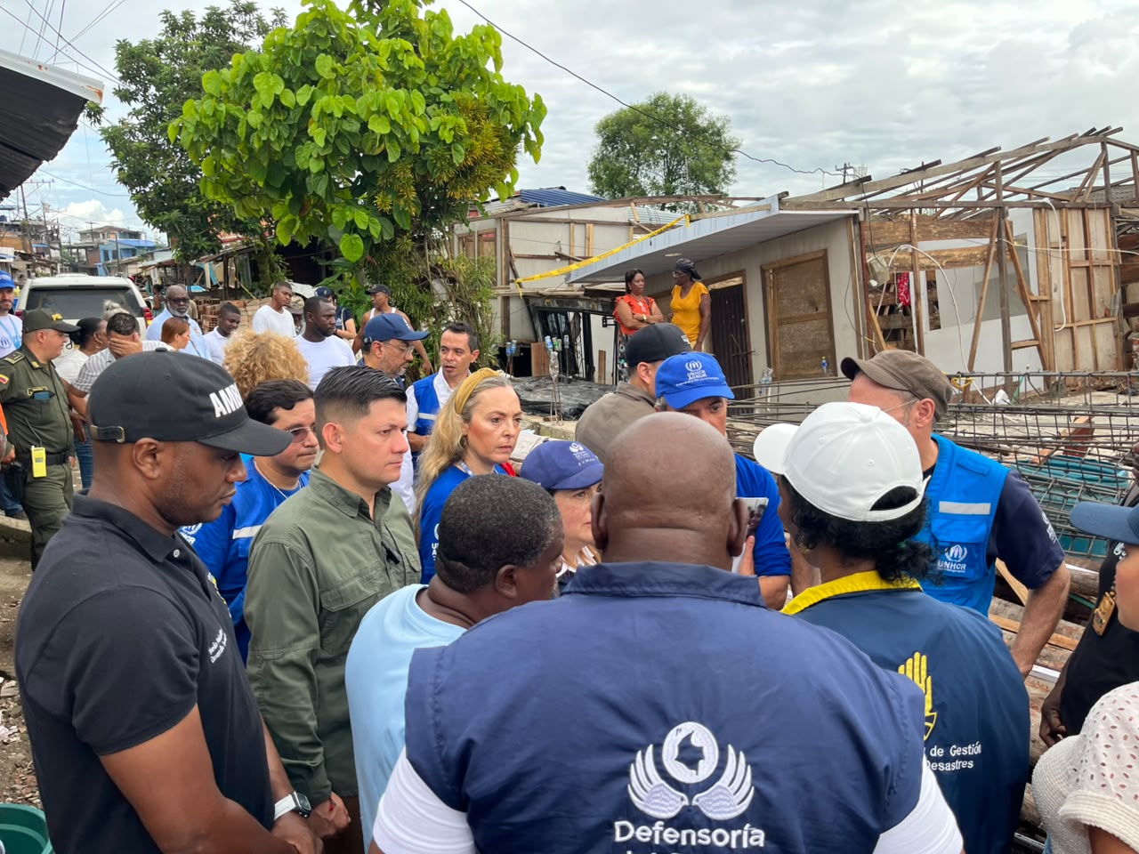 La Alcaldía de Buenaventura y organismos de derechos humanos refuerzan la atención a familias afectadas por el sismo