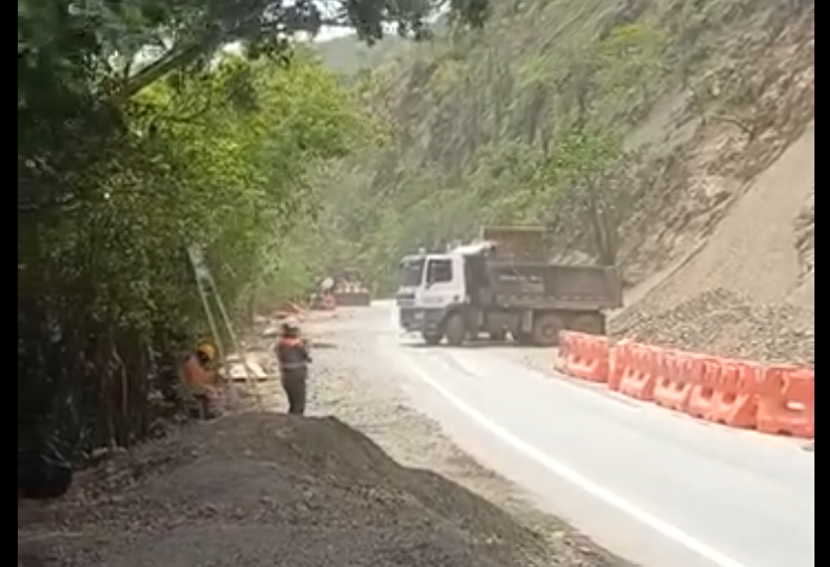 La concesionaria Union Vial Camino del Pacifico ejecuta acciones dentro de su plan de contingencia para la atención el pr 69+000 (sector la balastrera) de la vía Buenaventura – Loboguerrero – Buga