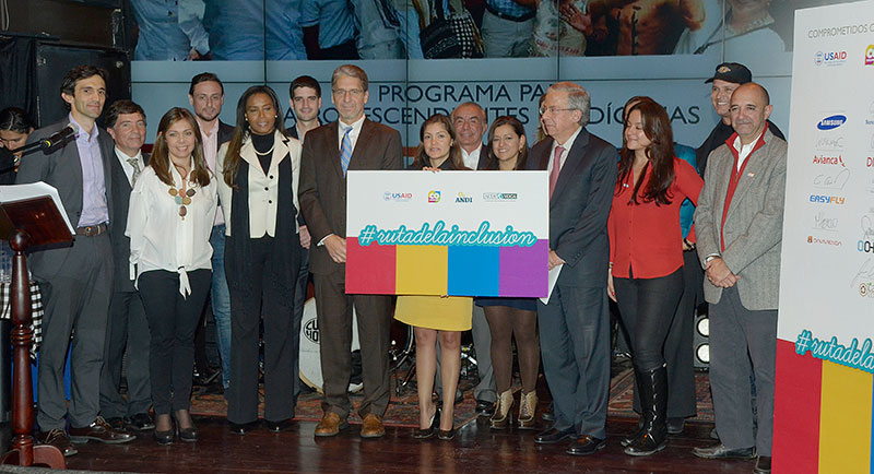 Gobierno de Estados Unidos y empresarios se unen para promover la diversidad étnica en Colombia