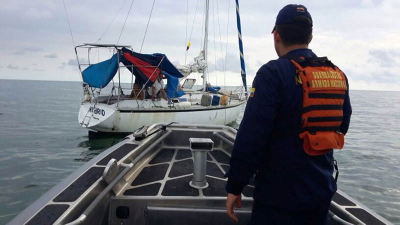 Armada Nacional rescata velero paname&ntilde;o a la deriva en aguas del pacífico