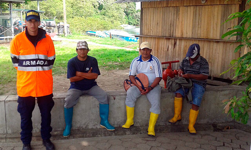 Armada Nacional rescata a cuatro pescadores ecuatorianos