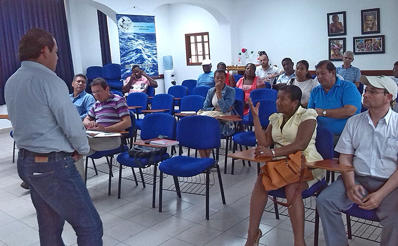 Gobernación del Valle trabajó junto a líderes de Buenaventura en el Plan Regional de Pesca