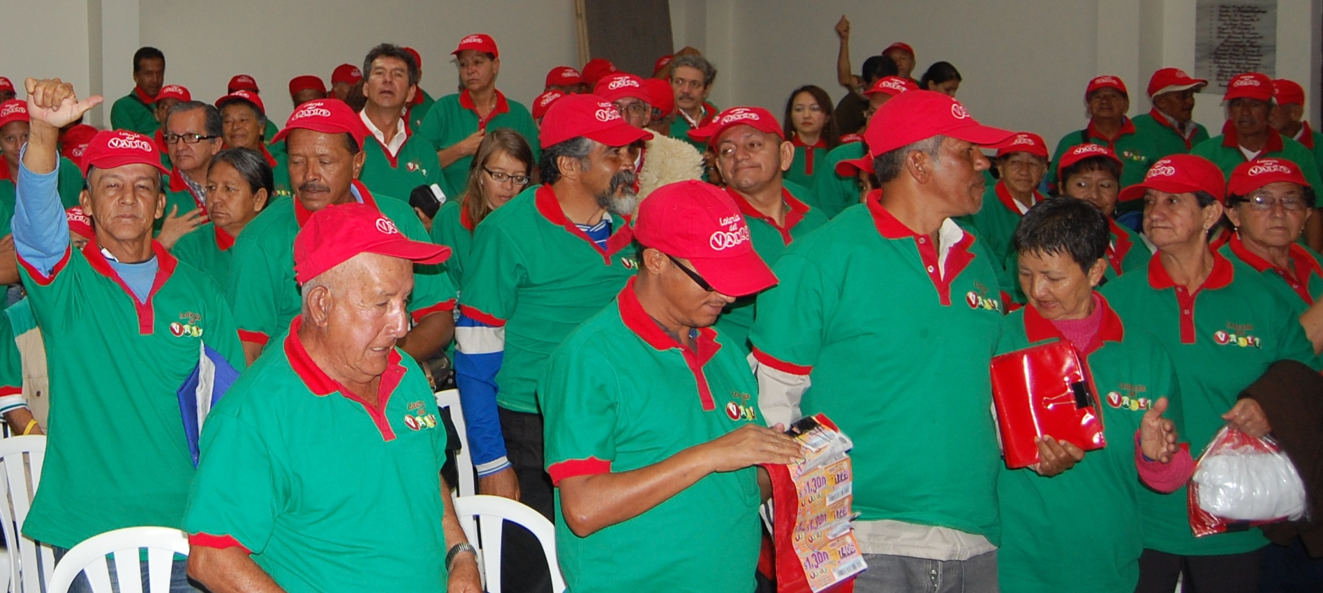 Gobernador y Beneficencia del Valle buscan asegurar a loteros con pensión