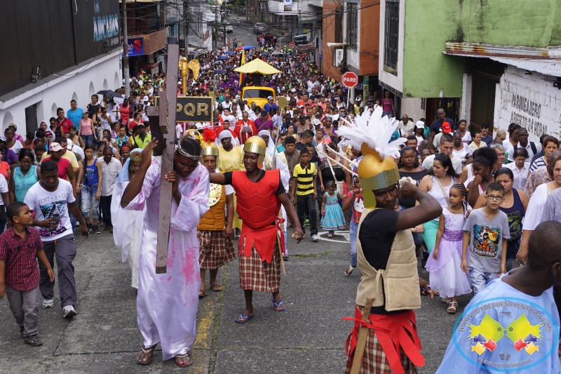 Grupo juvenil Jeshua realizó nuevamente la representación en vivo del Santo Viacrucis en Buenaventura