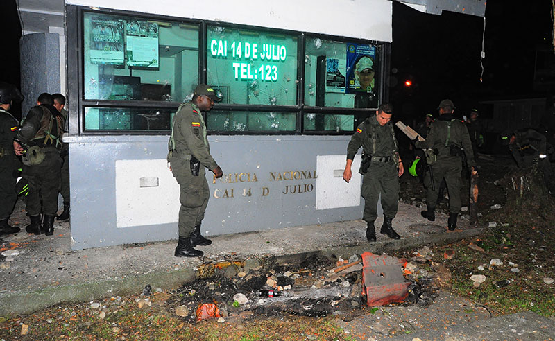 Administración Distrital se solidariza con familiares de joven herido en disturbios de la noche del martes en el barrio Juan 23