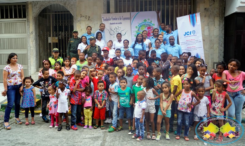 Más sonrisas para la ni&ntilde;ez de la Comuna 8