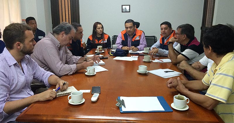 Capitanía de Puerto de Tumaco y CIOH Pacífico expusieron panorama marítimo de la región sur a la misión del Banco Mundial, frente al proyecto 'Acuapista del Pacífico'