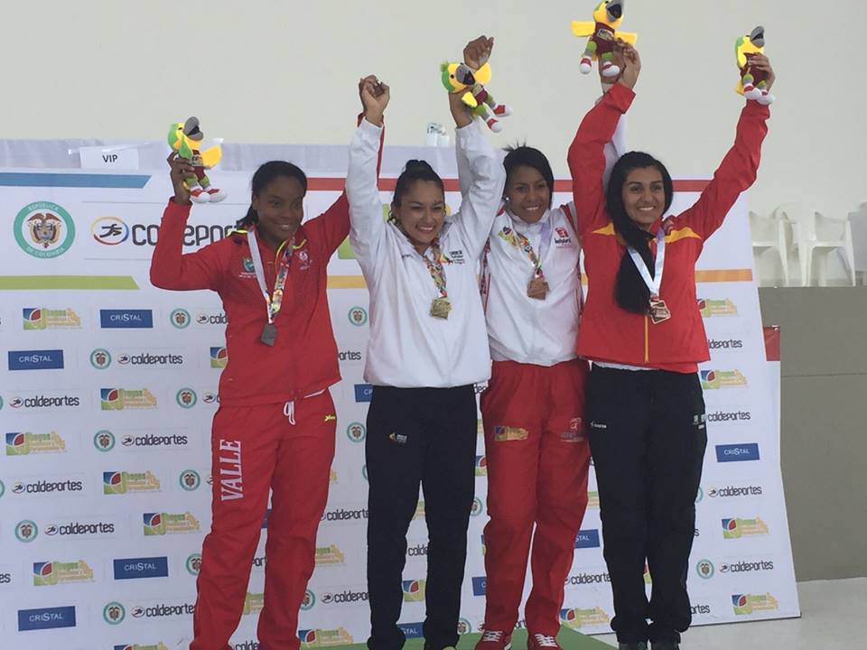 Wendy Mosquera gana medalla de Plata en Karate Do en los Juegos Deportivos Nacionales 2015
