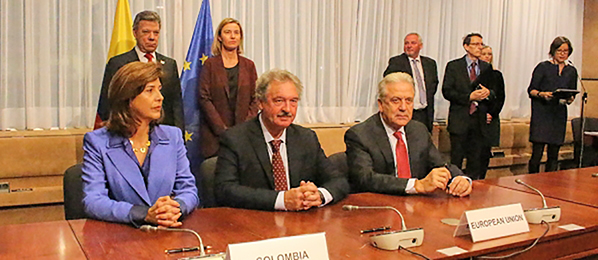La Unión Europea firma acuerdo de exención de visa con Colombia