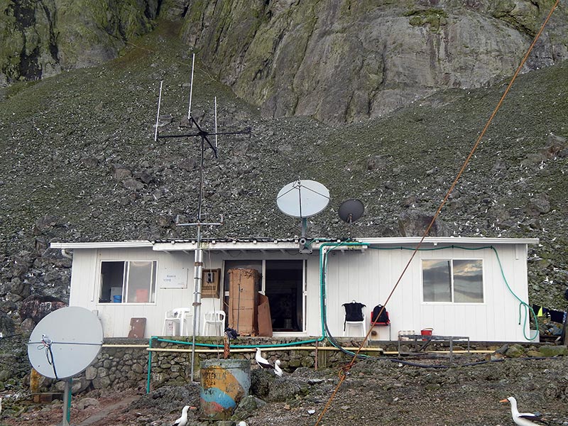 Dimar instaló Estación Remota de Servicio de Tráfico Marítimo en la Isla de Malpelo