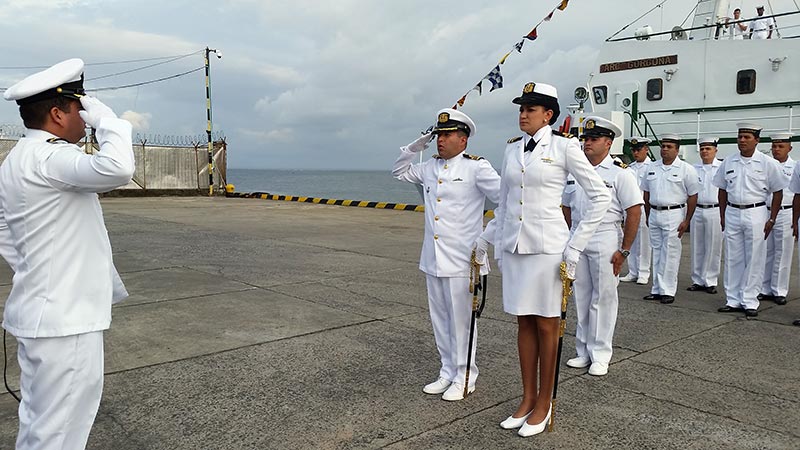 Primera mujer asume como comandante de un buque oceanográfico