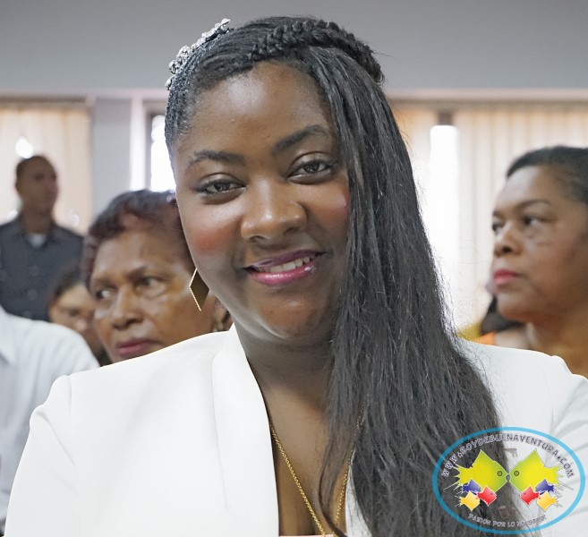 La concejal Cindy Tatiana Angulo Castillo hace reconocimiento a las victimas en el Día Nacional de la Memoria y la solidaridad