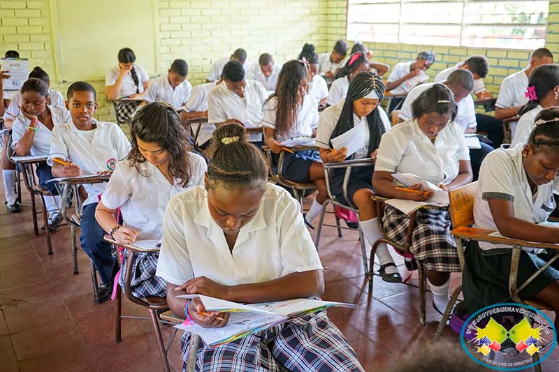 Directivos docentes y profesores de colegios públicos de Buenaventura recibieron capacitación sobre resultados de pruebas Saber 11