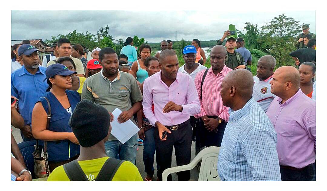 Moradores del barrio Bahamas 2 sobre la vía alterna realizaron protesta