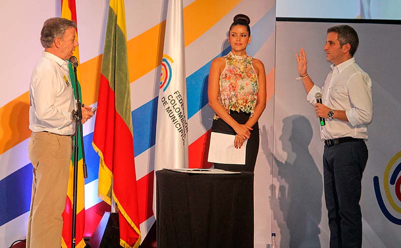 Aumentar de cinco a ocho millones de colombianos con agua potable, principal reto del nuevo Viceministro de Agua