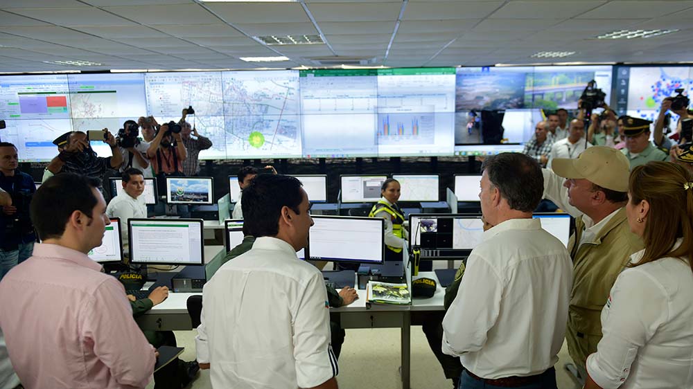 Presidente Santos invita a alcaldes a incorporar las nuevas tecnologías para combatir inseguridad ciudadana