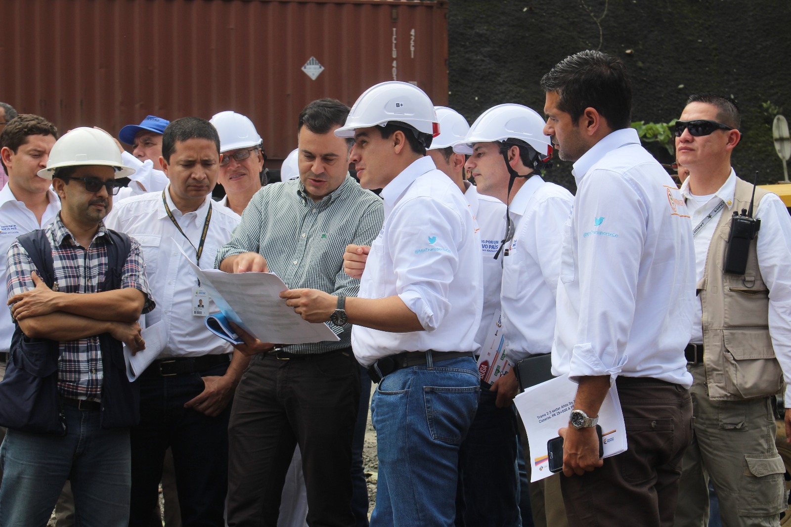 Mintransporte inspeccionó obras en el corredor Buenaventura - Buga