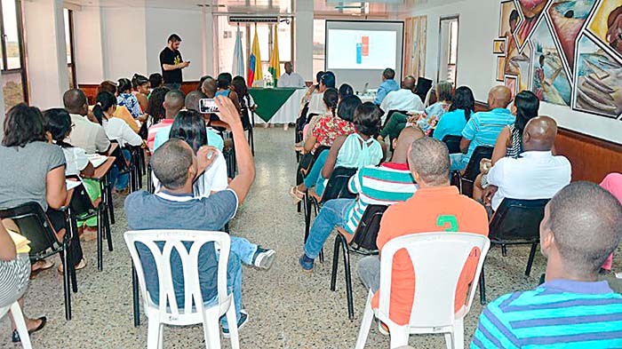 Estudiantes de las instituciones educativas José Ramón Bejarano y Simón Bolívar recibieron charla sobre el uso responsable del internet