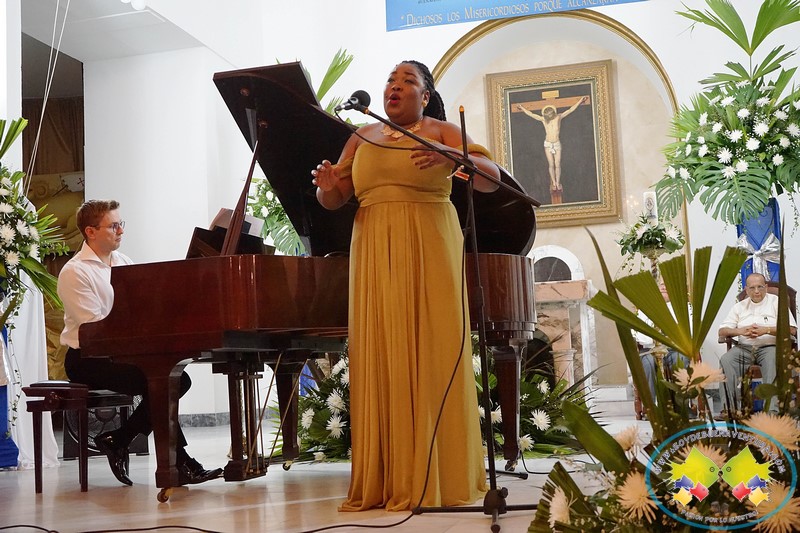 Concierto de la soprano Betty Garcés Bedoya en la Catedral San Buenaventura fue todo un éxito