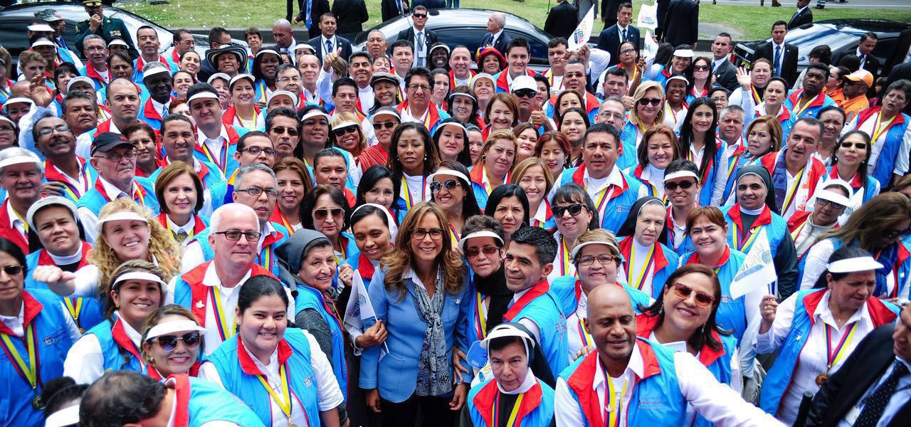 190 docentes de todo el país fueron invitados de honor del Presidente en el desfile del Día de la Independencia