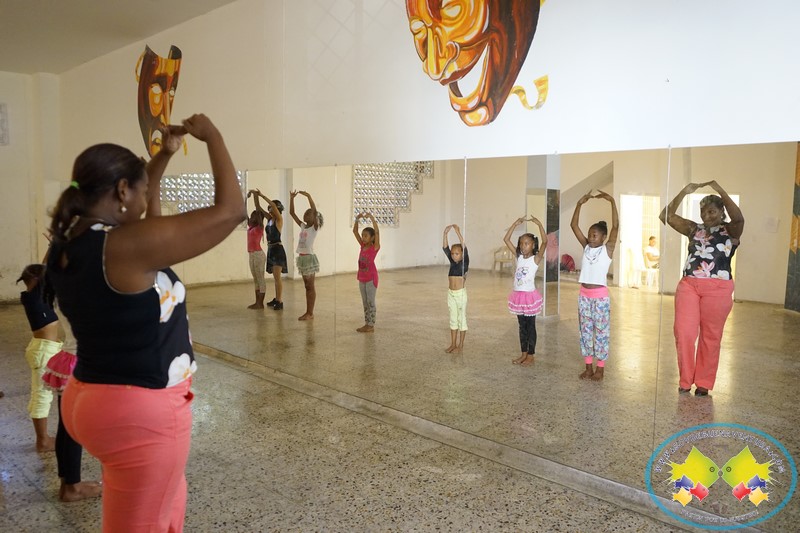 Jóvenes y ni&ntilde;os de Buenaventura iniciaron clases de danza contemporánea y ballet en la Casa de la Cultura Margarita Hurtado