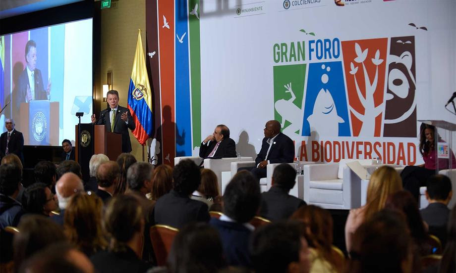 Colombia no fumigará más los cultivos ilícitos, anunció el Presidente Santos