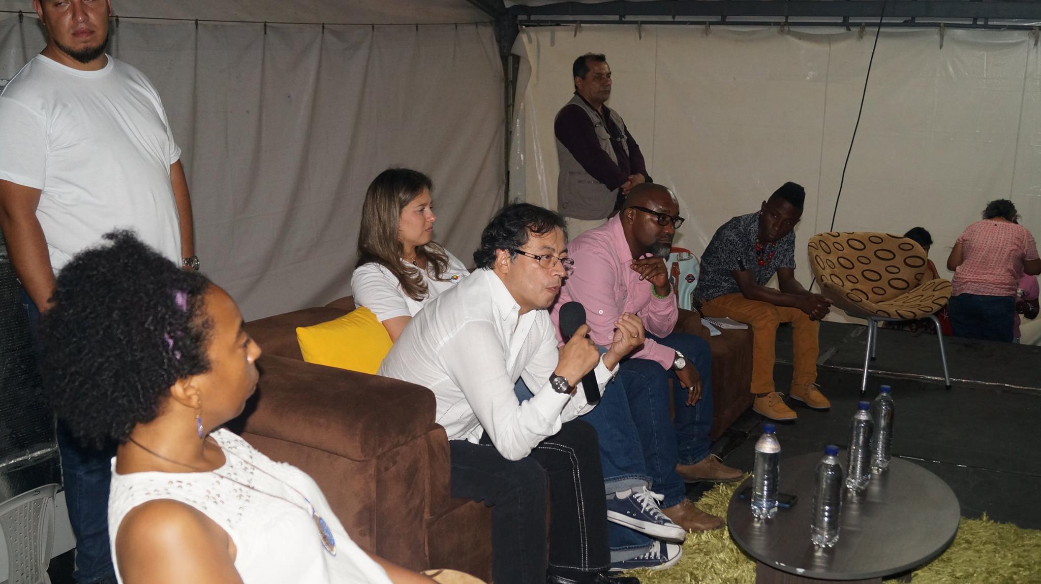Más de 500 personas participaron del conversatorio “Plebiscito, una Decisión de Paz” con Gustavo Petro en Unipacífco