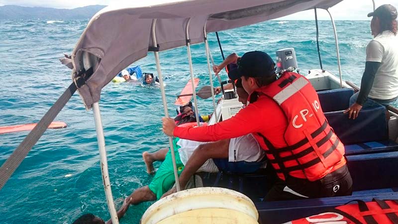 Dimar rescata al Alcalde de Juradó y acompa&ntilde;antes que habían naufragado en el mar pacífico
