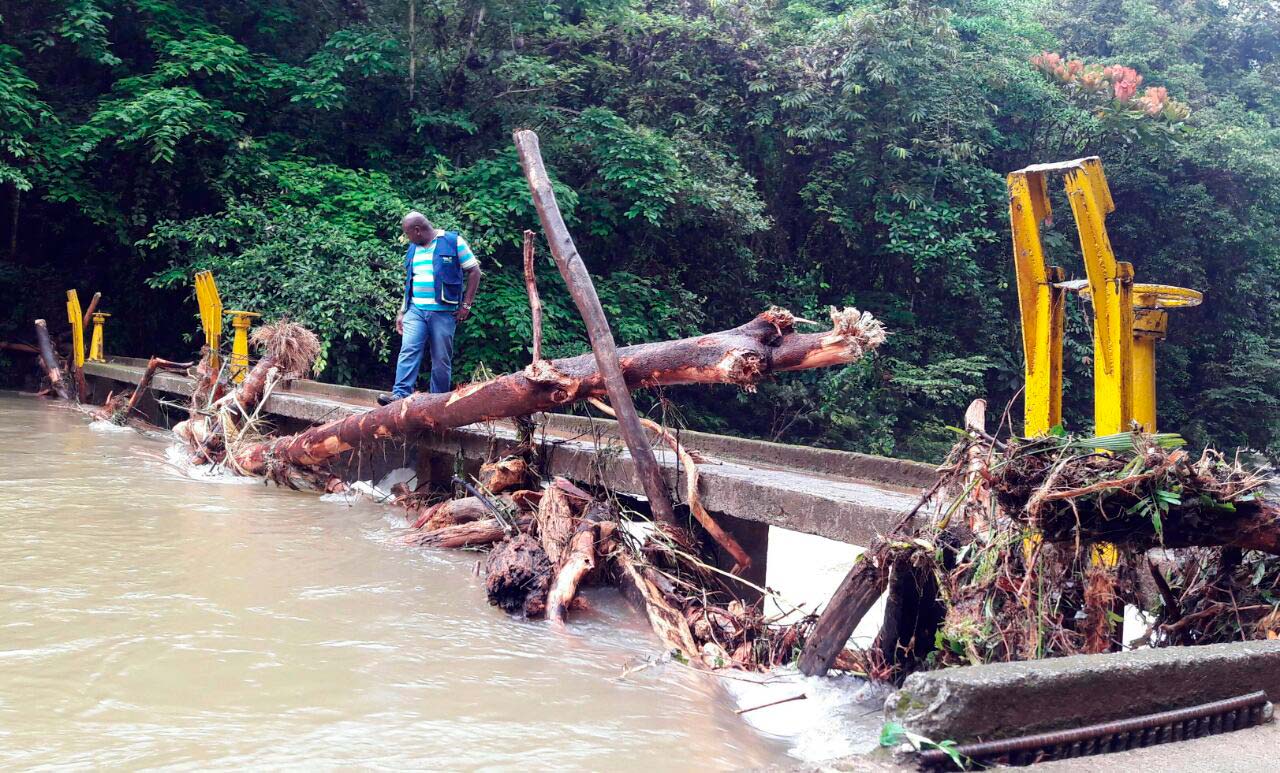 Taponamiento de la bocatoma en el río Escalerete obligó a suspensión del servicio de agua para toda la ciudad