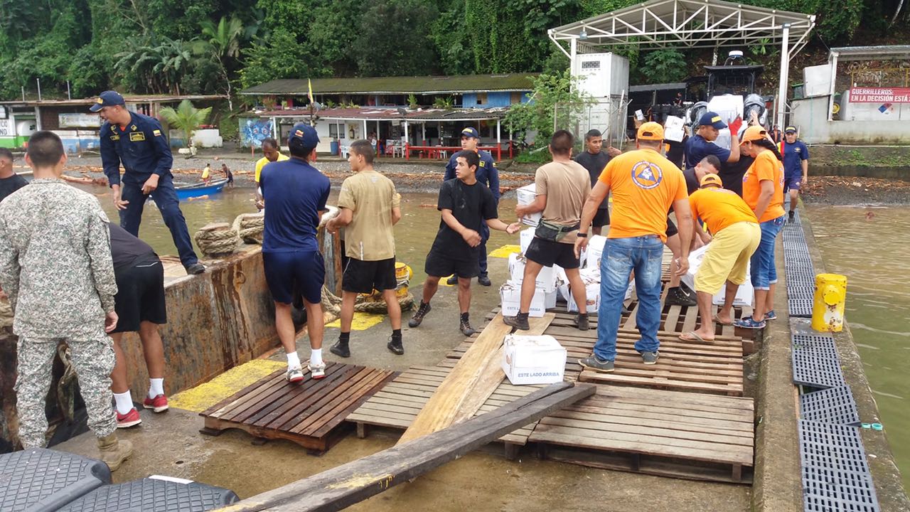 Armada Nacional brinda asistencia humanitaria a las comunidades de Bahía Solano, durante emergencia invernal