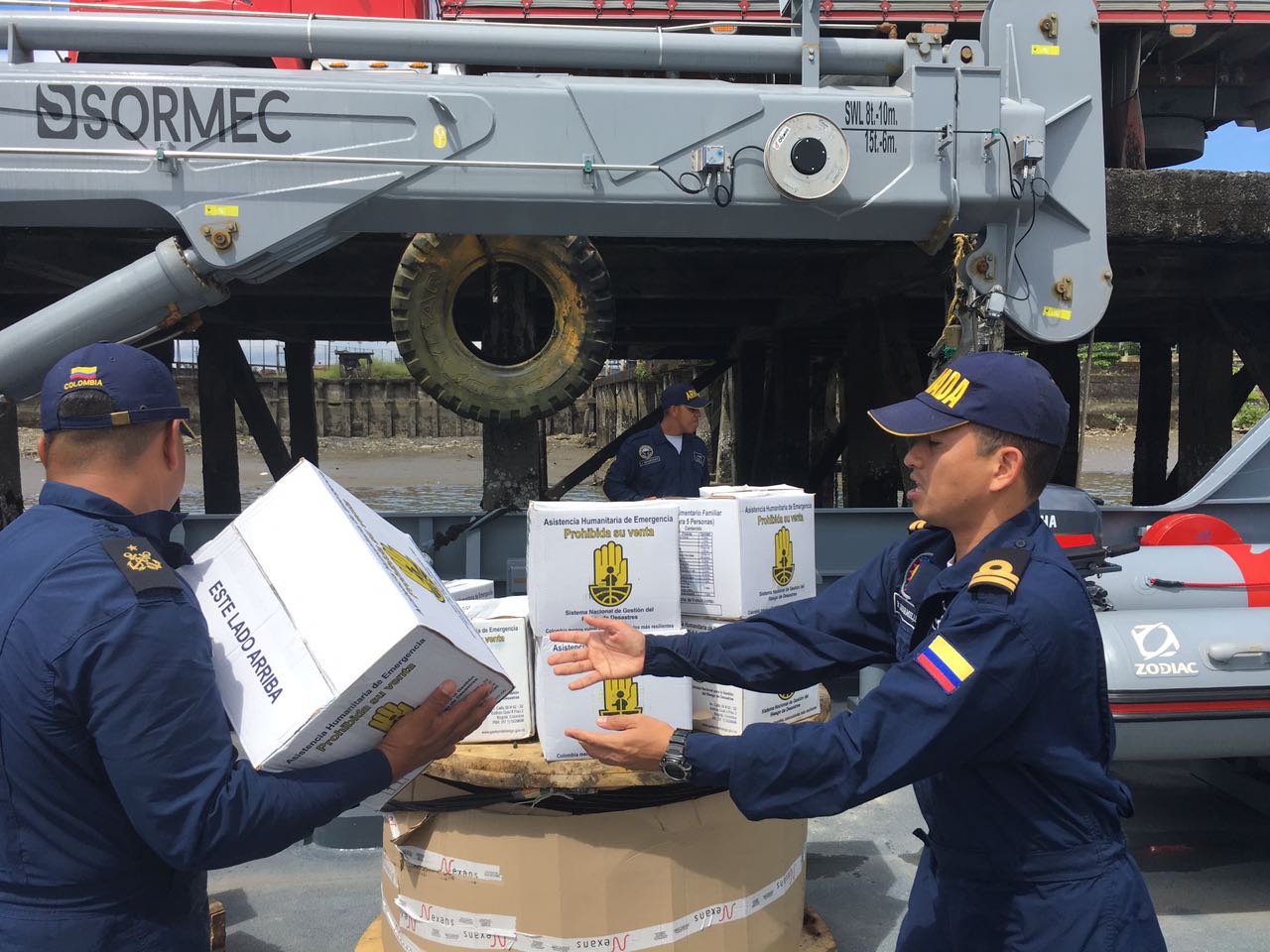 Buque de la Armada Nacional zarpó con rumbo a Chocó para llevar más ayudas a damnificados por ola invernal