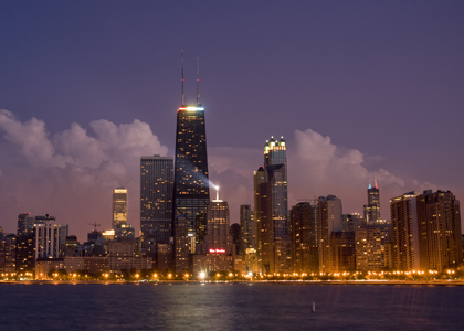 Alcalde reitera que Chicago es ciudad santuario y ofrece ayuda a indocumentados