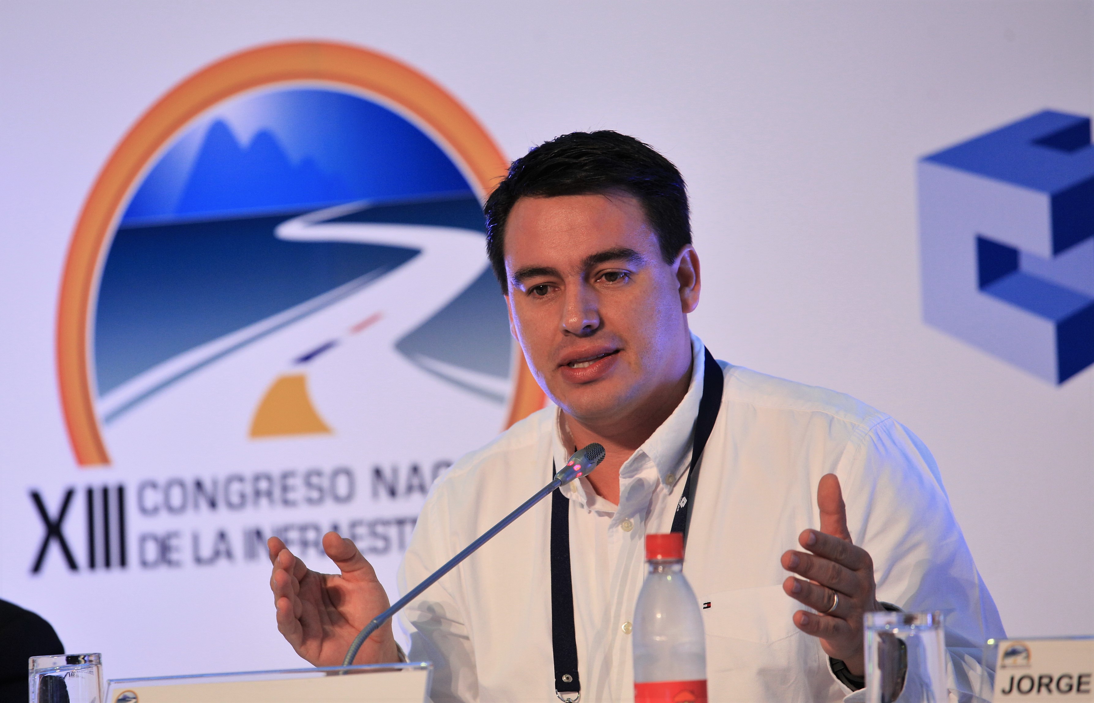Infraestructura de transporte continúa moviendo la economía del país