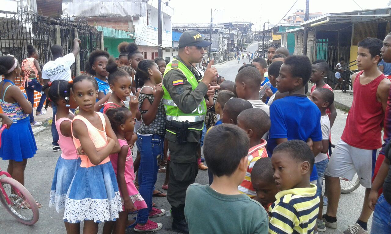 La Policía Nacional realiza campa&ntilde;a de prevención “Si Prendes Pólvora Apagas la Navidad”