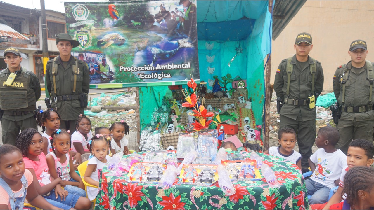 La Policía premió el pesebre navide&ntilde;o más ecológico de Buenaventura