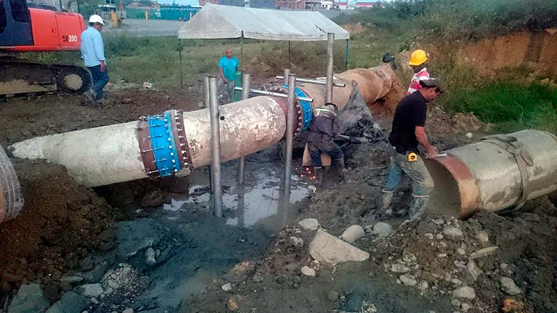 Fue reparado el da&ntilde;o en tubería matriz de 27 pulgadas en la vía alterna