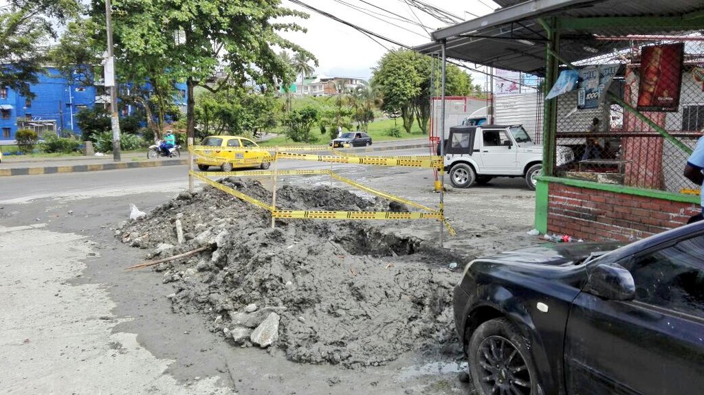 Hidropacífico reparó da&ntilde;o en tubería ubicada en la entrada del barrio Los Laureles