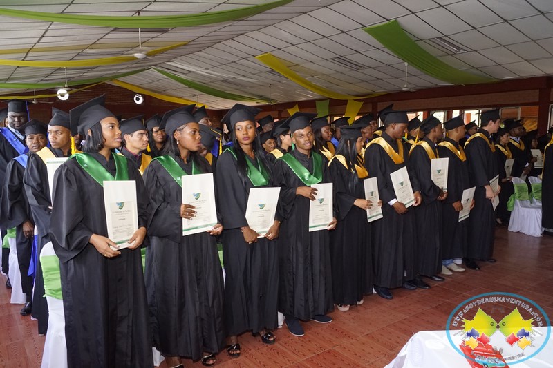 La Universidad del Pacífico graduó 122 profesionales y tecnólogos