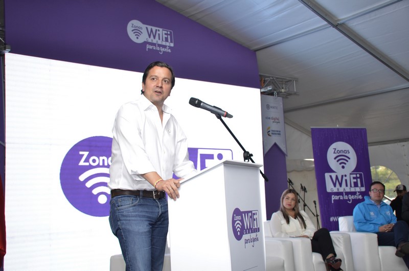 Habitantes de Buenaventura disfrutarán de cuatro Zonas WiFi Gratis que entregará el ministro TICs David Luna