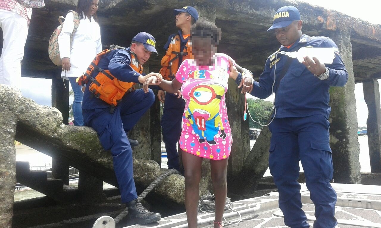 La Armada Nacional brindó asistencia humanitaria a dos habitantes del corregimiento de La Bocana