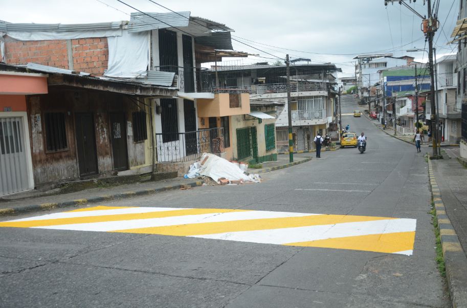 Secretaría de Tránsito avanza con el plan de se&ntilde;alización y construcción de reductores de velocidad