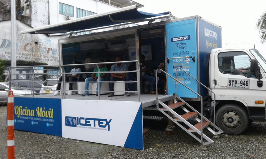 La oficina móvil del Icetex llegó este martes a Buenaventura en una visita de cuatro días para atender a la comunidad