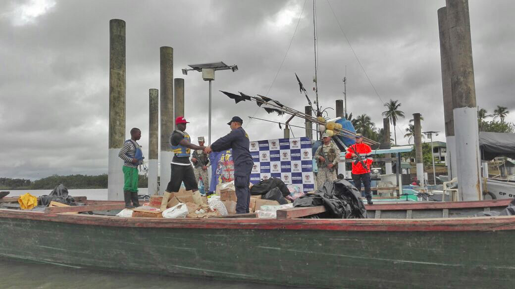 Recuperan embarcación y víveres en la bahía de Buenaventura